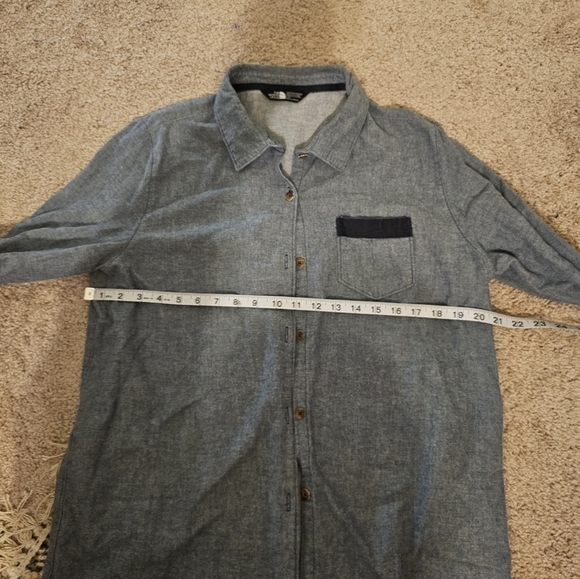 The North Face Women's Button Down Shirt Blue Size L - Picture 6 of 6